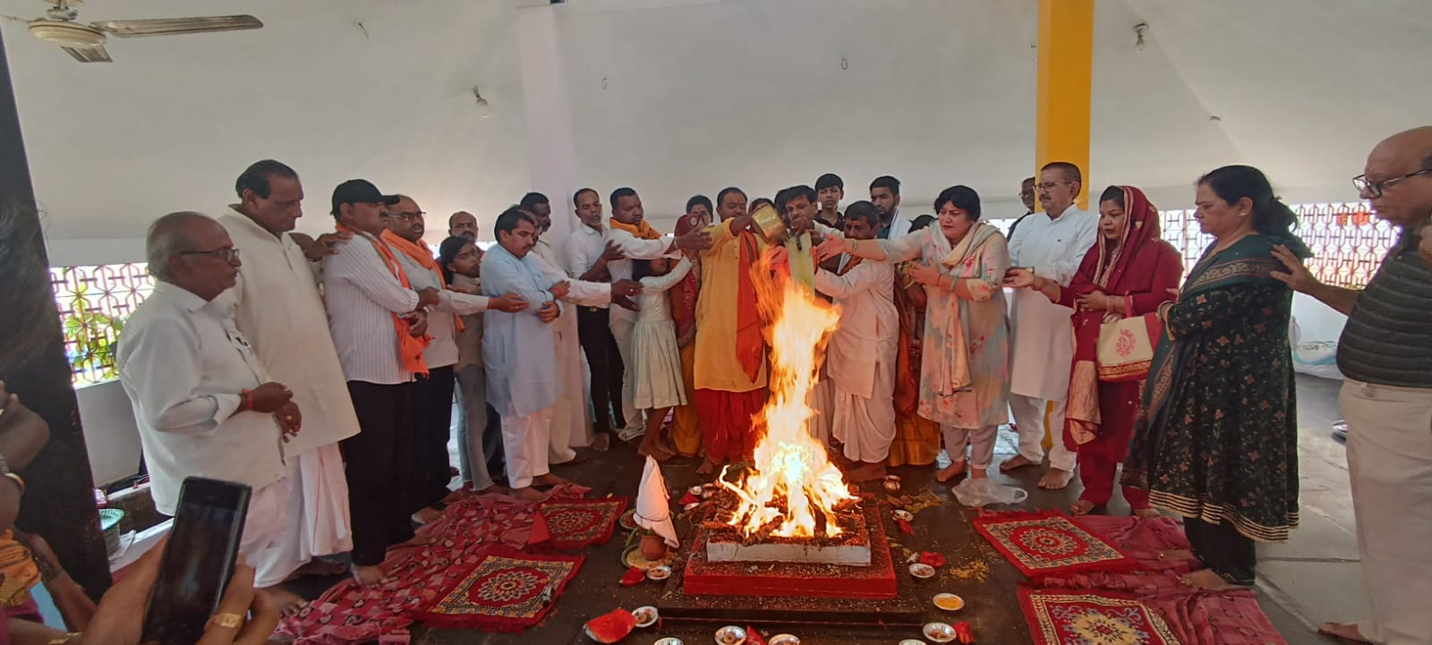 चैत्र नवरात्रि की अष्टमी पर सम्पन्न हुआ पूर्णाहुति यज्ञ, गूंज उठा यज्ञशाला में वैदिक मंत्रों का स्वर